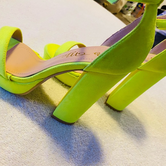Brand New Neon Lime Heels By SO ME - Size 8 - Exact Heel Height 5 - Box 48 - Picture 4 of 7